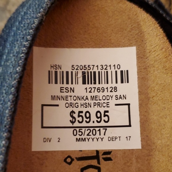 * MinneTonka Melody Sandals - Picture 6 of 8